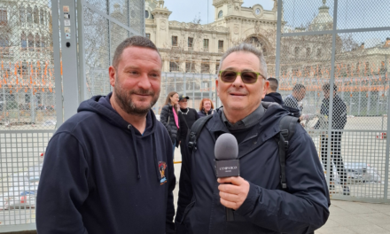 Spagna. Valencia. Fallas 2025. Il commentatore Vincenzo Martarello dialoga con Pablo