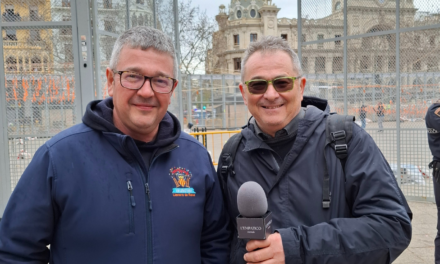 Spagna. Valencia. Fallas 2025. Il commentatore Vincenzo Martarello e Jose Manuel Crespo di Pirotecnia Valenciana