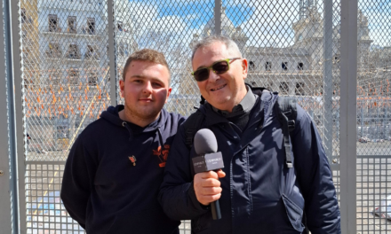 Spagna. Valencia. Fallas 2025. Il commentatore Vincenzo Martarello e Manolo Crespo di Pirotecnia Valenciana