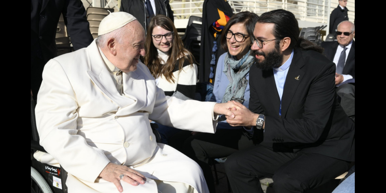 Taglio di (Rovigo). Don Damiano Vianello ha incontrato Papa Francesco