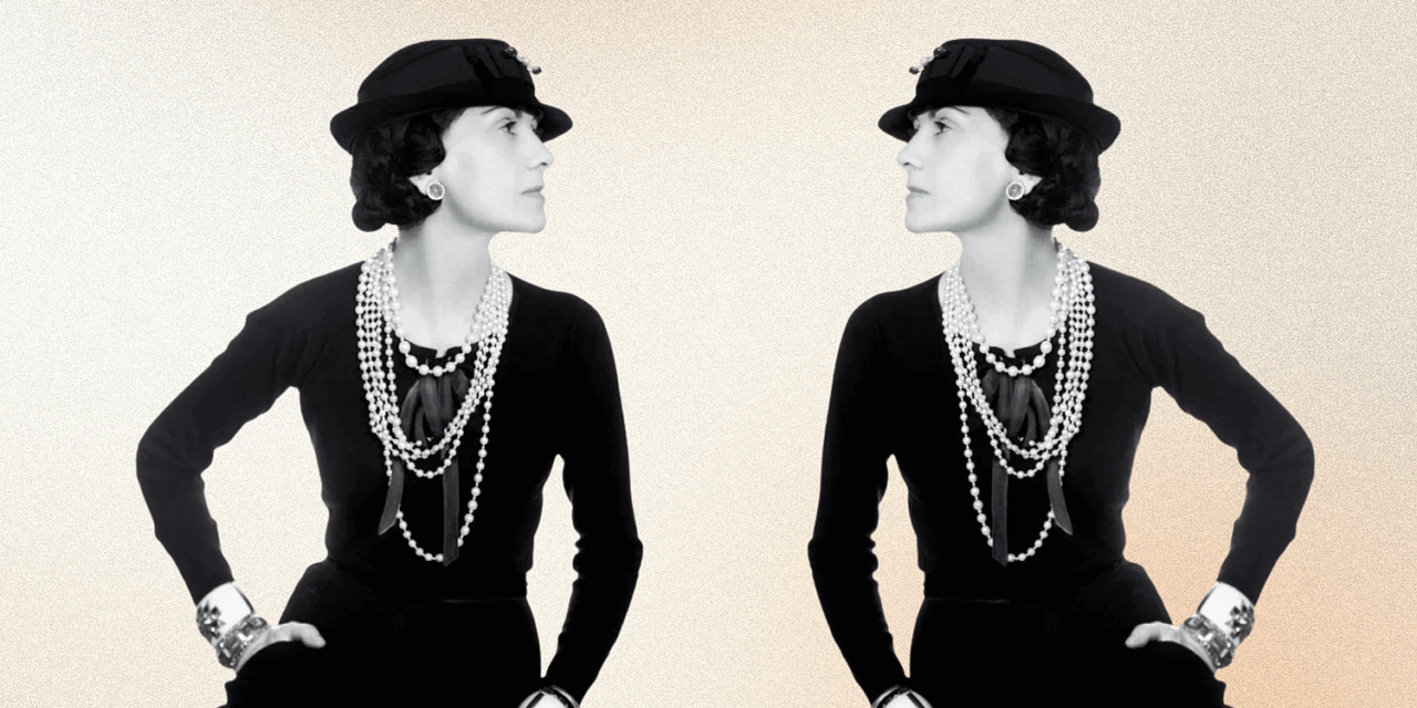Coco Chanel: “Non lasciare che il fango in cui sei nata ti impedisca di sbocciare. I fiori più forti nascono tra le rovine”