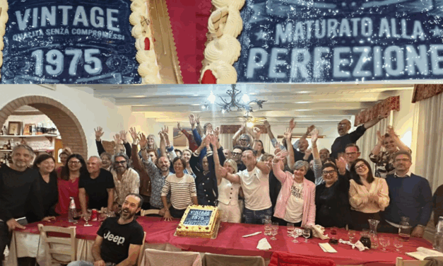 Taglio di Po. La Classe 1975 festeggia 50 anni: una serata tra ricordi, emozioni e amicizia ritrovata