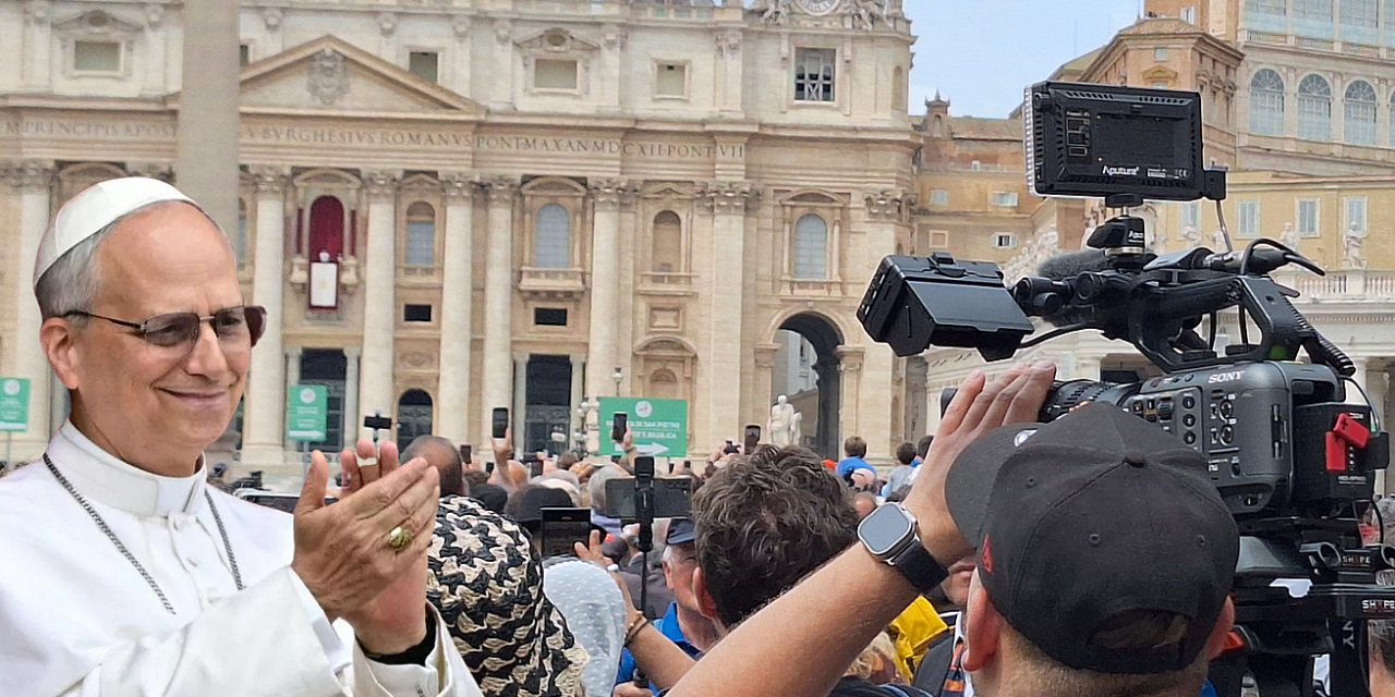 Città del Vaticano. Papa Leone XIV. primo Regina Caeli. Piazza San Pitero, 11 maggio 2025