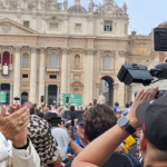 Città del Vaticano. Papa Leone XIV. primo Regina Caeli. Piazza San Pitero, 11 maggio 2025