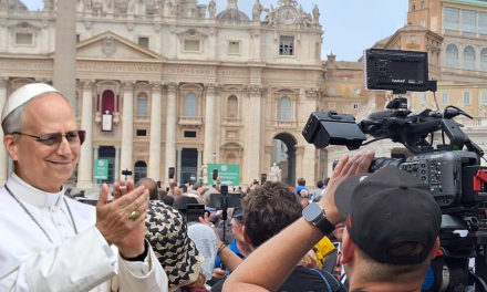 Città del Vaticano. Papa Leone XIV. primo Regina Caeli. Piazza San Pitero, 11 maggio 2025