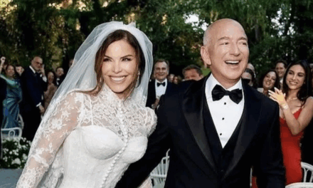 Venezia è stata scelta come simbolo del massimo: bellezza, storia, sogno. Venezia è una diva: chiunque la ami si inginocchia davanti a lei.
