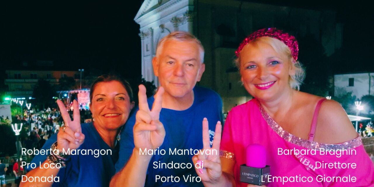 Porto Viro. Agosto Donadese 2025. Serata di Ferragosto. Il sindaco Mario Mantovan con Roberta Marangon della Pro Loco Donada