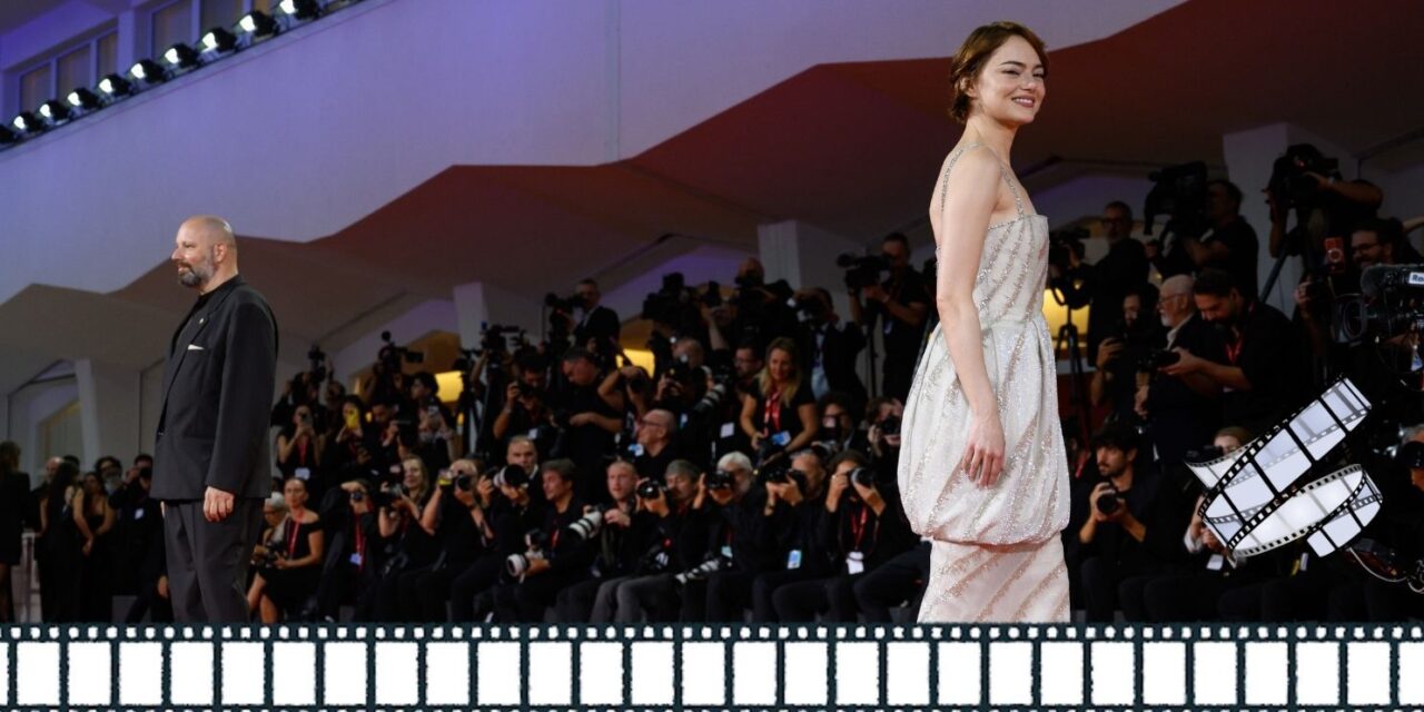 Venezia. Mostra del Cinema 2025. Film “Bugonia”. Ecco il red carpet dell’attrice Emma Stone